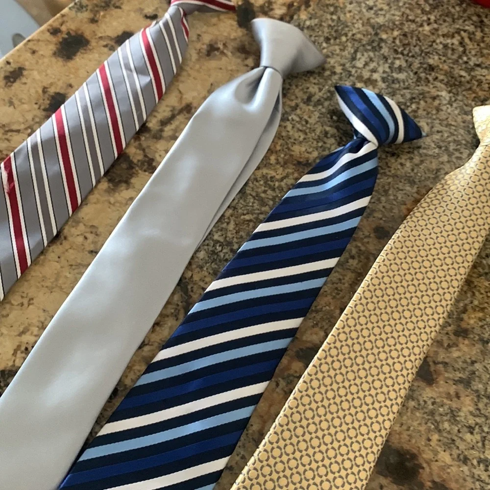 Clip on neckties